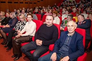 В Одинцовском городском округе стартовали отчеты заместителей Главы муниципалитета. Предварительные итоги 2023 года подводятся во всех ключевых сферах. Первым, 15 ноября, с отчетом по образованию, социальной сфере и здравоохранению перед жителями выступил заместитель главы округа Олег Дмитриев. Участие в мероприятии принимали депутаты Московской областной Думы и окружного Совета, представители общественных и ветеранских организаций, средства массовой информации