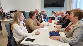 6 декабря председатель Совета депутатов Одинцовского городского округа Татьяна Одинцова, депутаты Михаил Солнцев, Ирина Грабарчук, Владимир Жандаров, Павел Чамурлиев вместе с первым заместителем председателя Московской областной Думы Ларисой Лазутиной провели рабочую встречу с председателем Комитета по культуре Администрации Одинцовского городского округа Ириной Ватруниной