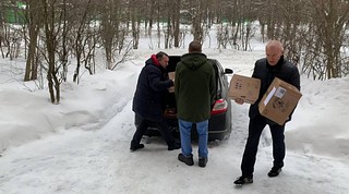 19 января депутаты Совета депутатов Одинцовского городского округа Олег Цуцков, Станислав Улитин и Андрей Яцышин передали гуманитарную помощь для бойцов в филиал № 3 Федерального госпиталя им. А. А. Вишневского Минобороны России в городе Одинцово