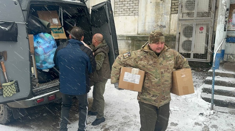 329 декабря депутат Совета депутатов Максим Ганин вместе с представителями волонтерских движений Одинцовского городского округа доставили гуманитарный груз в зону специальной военной операции