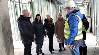 27 февраля депутаты Одинцовского городского округа совместно с первым заместителем председателя Московской областной Думы Ларисой Лазутиной проинспектировали ход строительства поликлиники на 300 посещений в сутки в Заречье