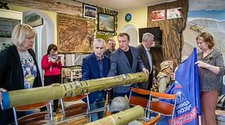 19 апреля депутаты Совета депутатов Одинцовского городского округа передали в фонды Одинцовского историко-краеведческого музея в городе Одинцово новые экспонаты, посвященные специальной военной операции на Украине