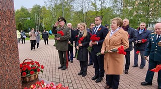 В преддверии Дня Победы в Одинцовском городском округе прошли праздничные и памятные мероприятия, посвященные 79-ой годовщине Победы в Великой Отечественной войне. Депутаты приняли участие в памятных митингах возле памятника Маршалу Советского Союза Георгию Жукову и памятника Маршалу СССР Митрофану Неделину. Мероприятие сопровождал духовой оркестр «Подмосковные вечера» под руководством Шамиля Насырова