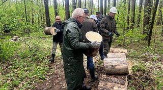 27 апреля в рамках месячника чистоты и благоустройства депутаты Совета депутатов Одинцовского городского округа приняли участие в субботнике в парке Малевича