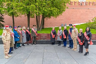 В рамках военно — патриотической акции «Салют Победе!», посвященной городу-Герою Москва, депутаты округа посетили мемориальный архитектурный ансамбль «Могила Неизвестного солдата» и Вечный огонь в Александровском саду в Москве. В мероприятии также приняли участие ветераны Великой Отечественной войны Николай Муравьев и Константин Федотов, представители общественных ветеранских организаций, Общественной палаты Одинцовского округа