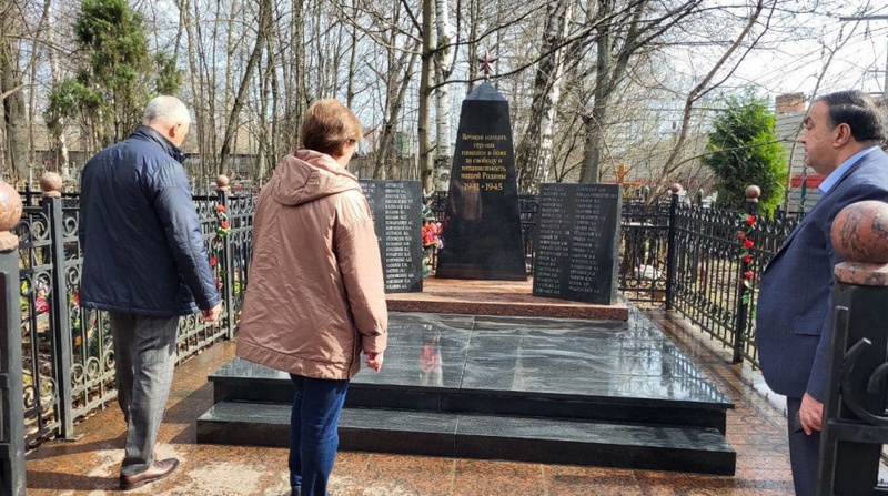 3Депутаты проверяют состояние и содержание воинских мемориалов на территории Одинцовского городского округа