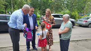 Депутаты активно принимают участие в благотворительной акции «Собери ребенка в школу»