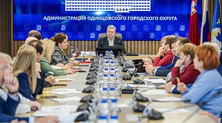 Депутаты приняли участие в круглом столе по вопросам развития системы здравоохранения. Встречу провел глава Одинцовского городского округа Андрей Иванов