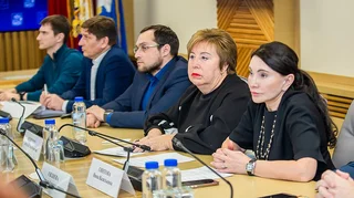 Депутаты Совета депутатов Одинцовского городского округа совместно с представителями Министерства транспорта и дорожной инфраструктуры, окружной администрации, транспортных компаний и местными жителями обсудили вопросы по повышению качества работы общественного транспорта