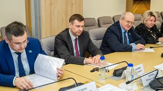 Депутаты Совета депутатов Одинцовского городского округа совместно с представителями Министерства транспорта и дорожной инфраструктуры, окружной администрации, транспортных компаний и местными жителями обсудили вопросы по повышению качества работы общественного транспорта