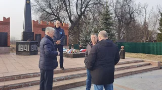 В преддверии празднования 80-ой годовщины Победы в Великой Отечественной войне в Одинцовском городском округе проходят мероприятия по осмотру и последующему приведению в порядок воинских мемориалов, захоронений и памятников
