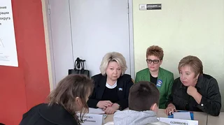 1 апреля в рамках работы «Выездной Администрации» депутаты Совета депутатов Одинцовского городского округа провели прием населения по личным вопросам, который прошел в Лесногородской средней общеобразовательной школе в поселке Лесной Городок