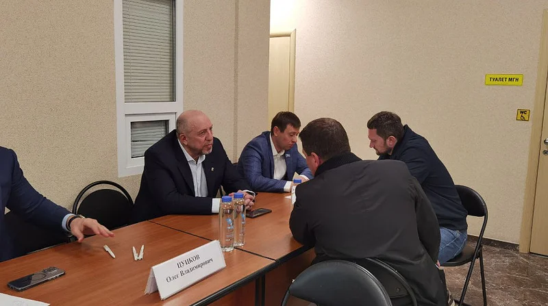 20 мая депутаты муниципалитета провели личный прием граждан в рамках выездной администрации в здании Дома молодежи в пос. Горки-2, Май
