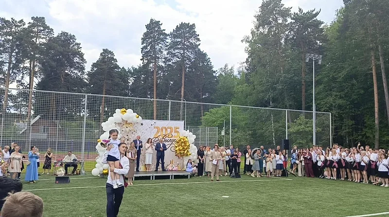 5Последние звонки прозвучали в Одинцовских школах