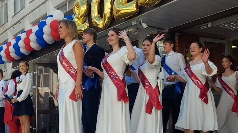 6Последние звонки прозвучали в Одинцовских школах