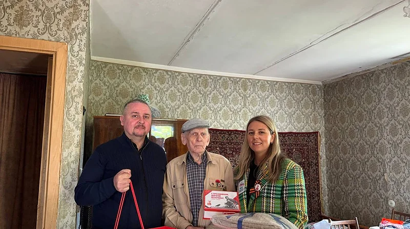 6Депутаты поздравили участников Великой Отечественной войны с 80-летием Великой Победы