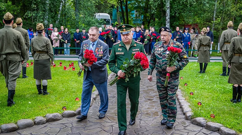 3 1, Депутаты почтили память павших в Великой Отечественной войне