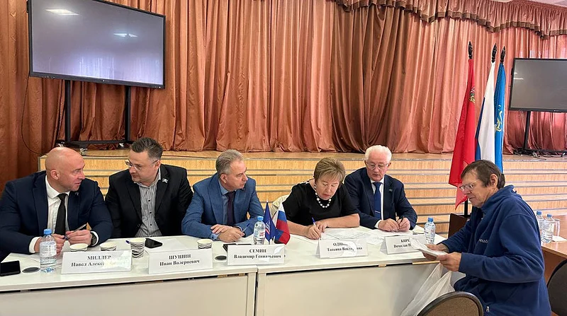 2Депутаты провели выездной прием в ТУ Жаворонковское