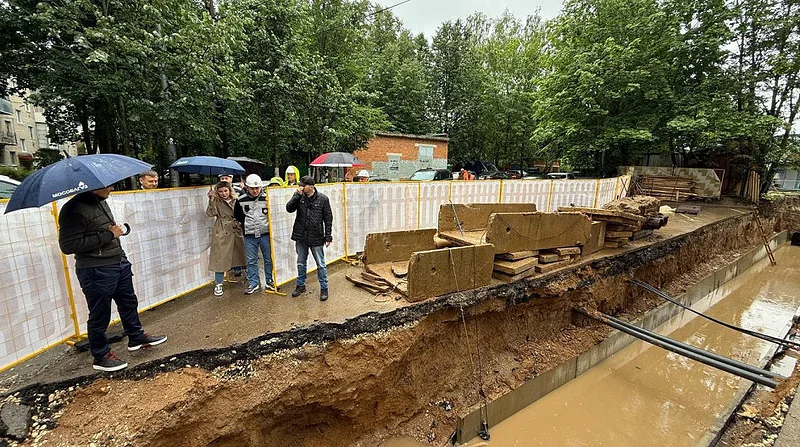 3Депутаты проверили объекты ЖКХ в городе Звенигород