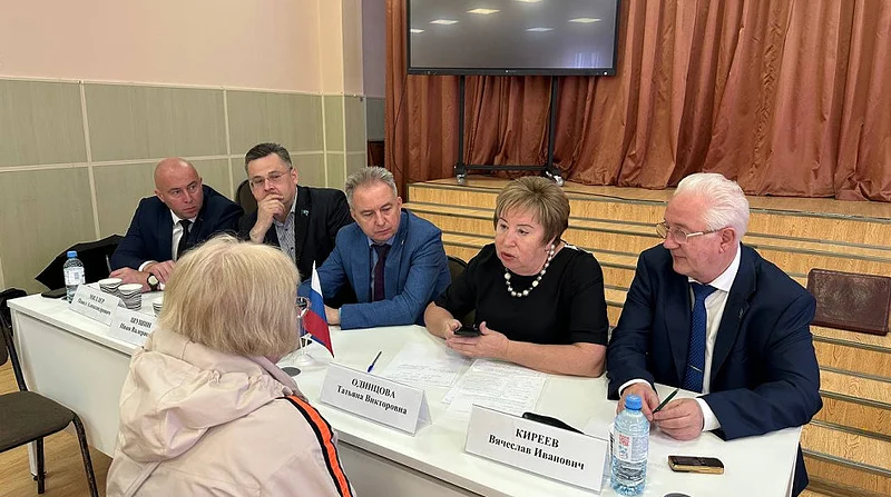3Депутаты провели выездной прием в ТУ Жаворонковское