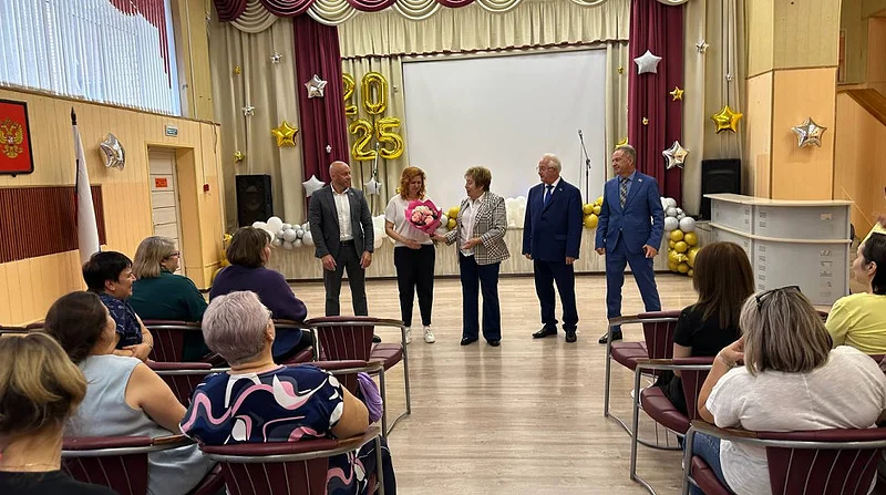 1Депутаты продолжают проверять готовность школ к 1 сентября