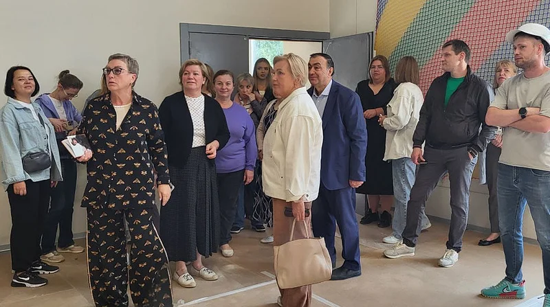 4Депутаты проверили готовность новой школы в ЖК «Одинбург»