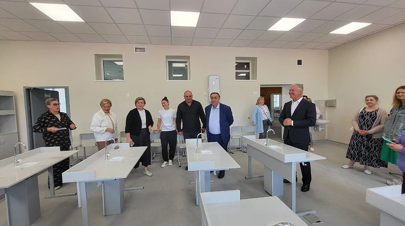 6Депутаты проверили готовность новой школы в ЖК «Одинбург»